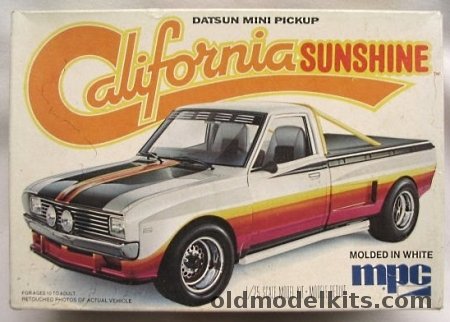 MPC 1/25 1970s Datsun Mini Pickup 'California Sunshine', 1-0729 plastic model kit